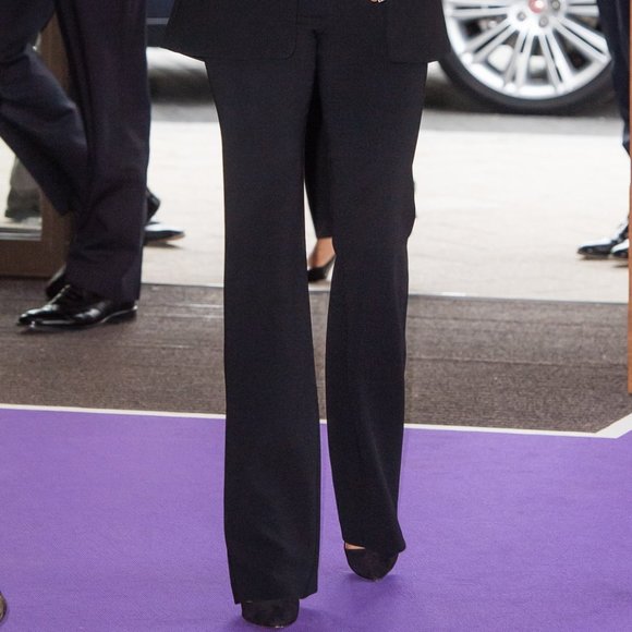 ❌SOLD❌ Aquazzura Simply Irresistible Velvet Pumps - Picture 6 of 6